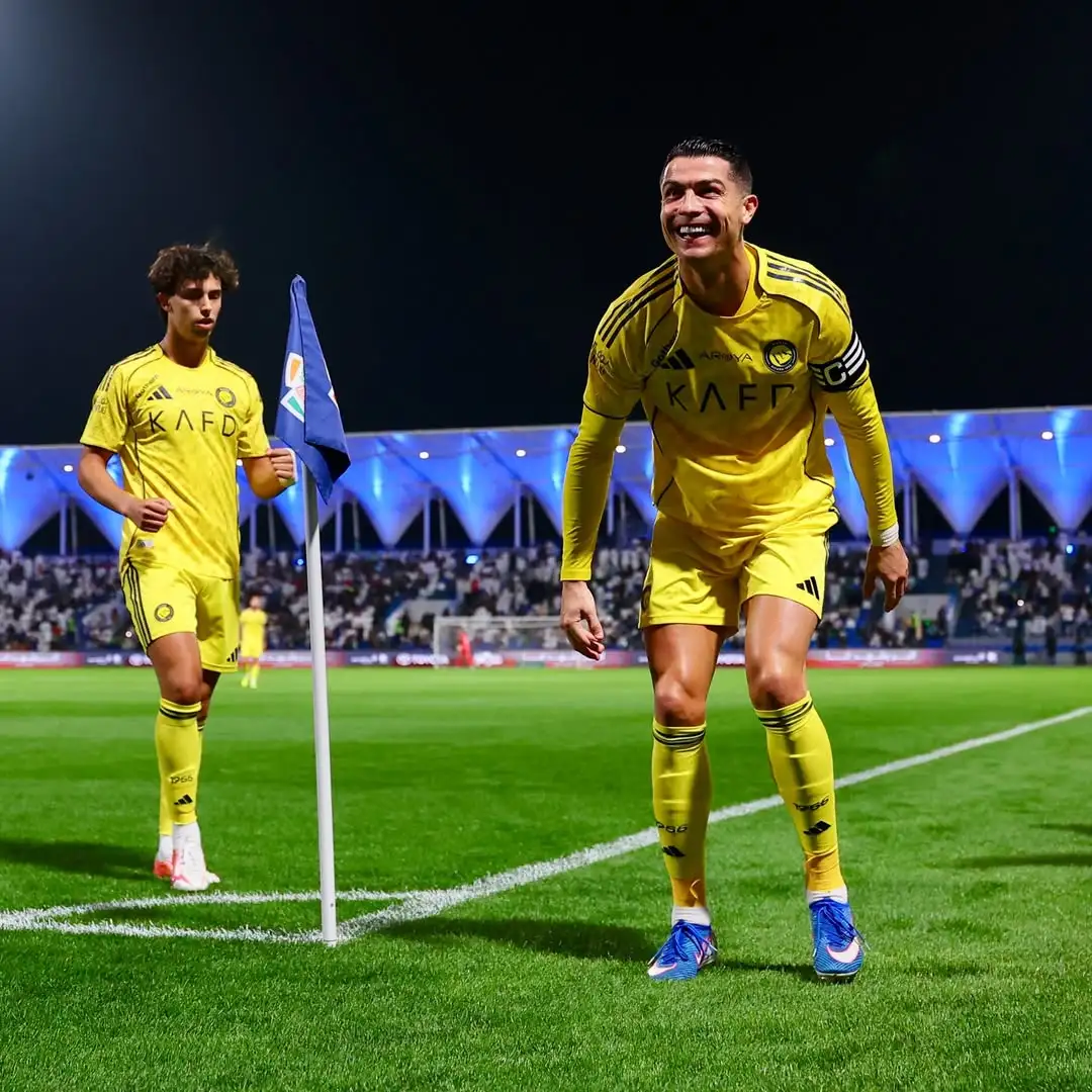 Leisu- c罗在利物浦比赛中回归赛场,问鼎冠军引发热议了吗 